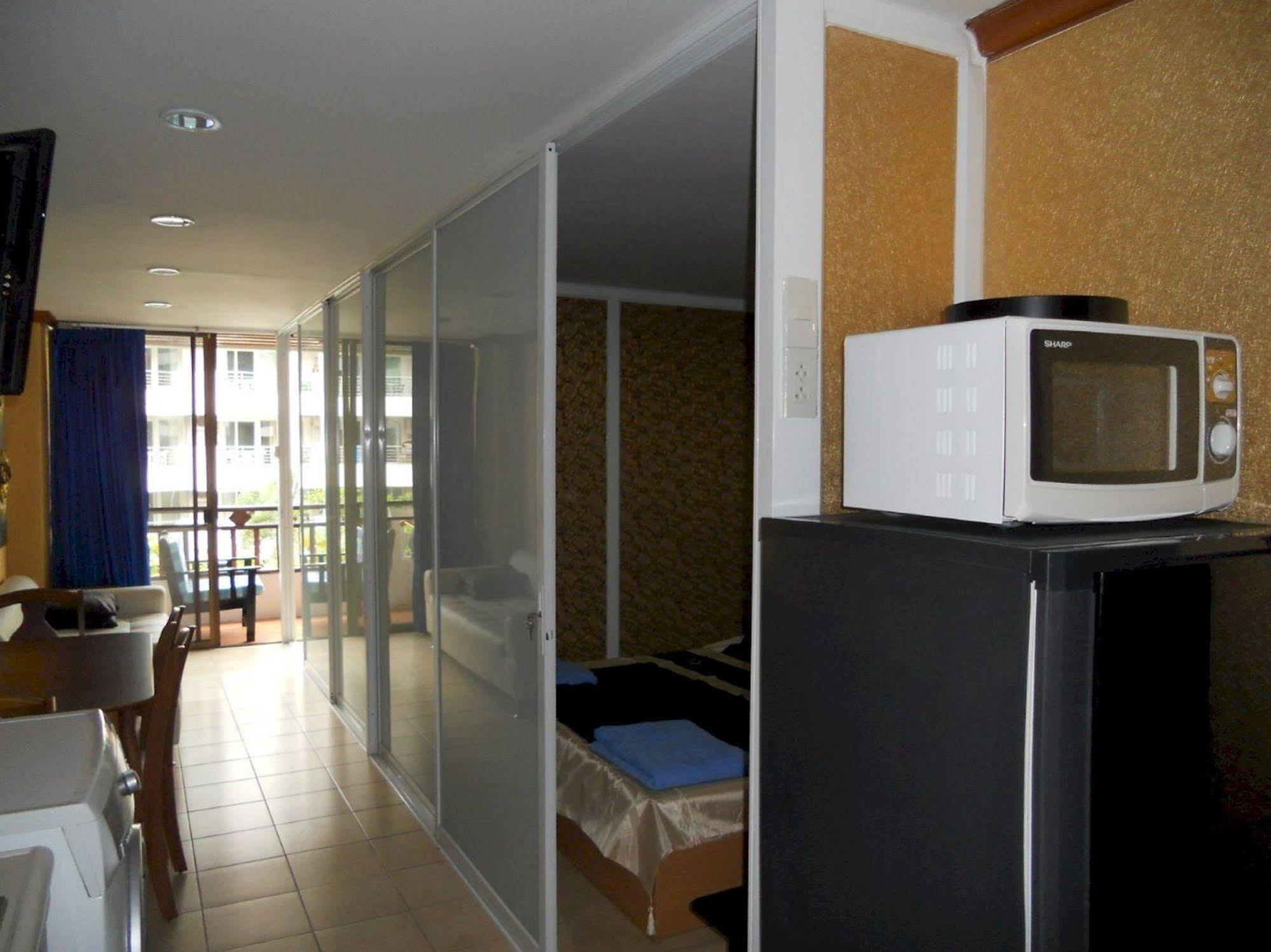 Jomtien Good Luck Apartment Екстер'єр фото