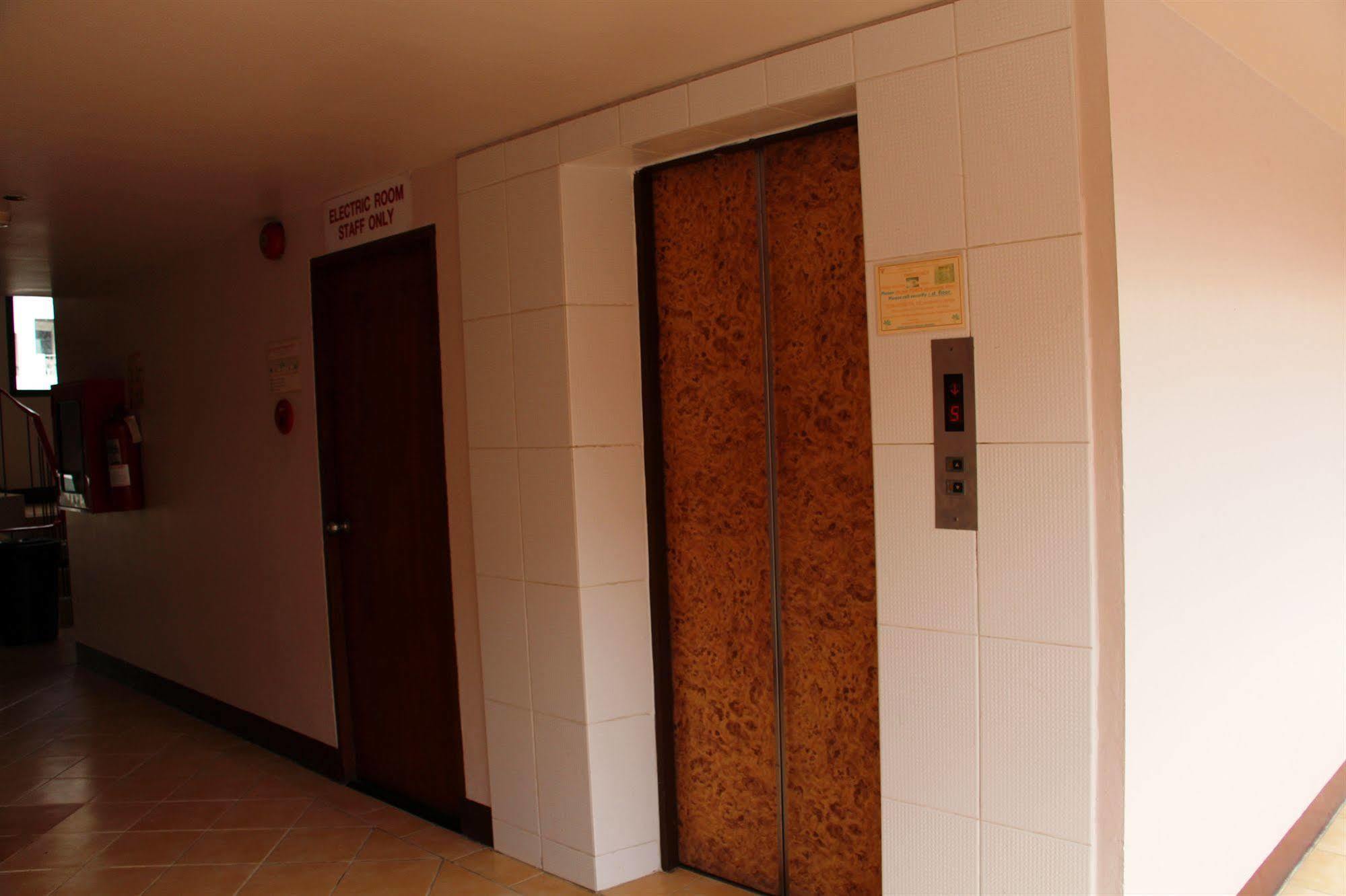 Jomtien Good Luck Apartment Екстер'єр фото